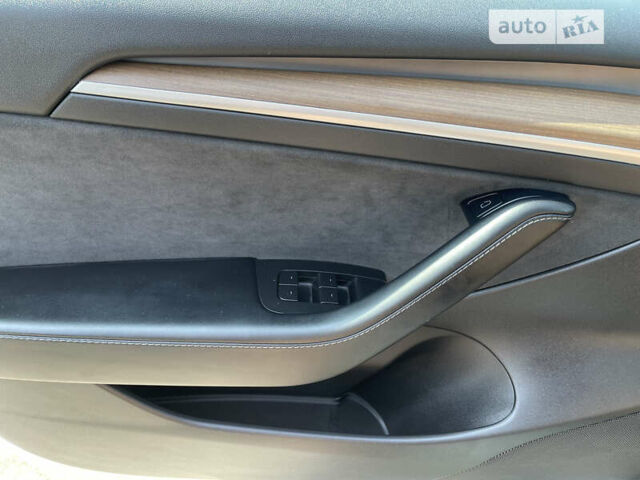 Серый Тесла Модель 3, объемом двигателя 0 л и пробегом 9 тыс. км за 24500 $, фото 30 на Automoto.ua