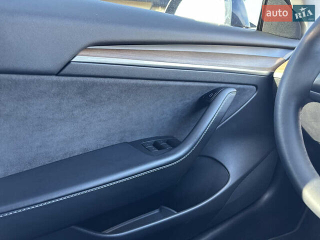 Сірий Тесла Модель 3, об'ємом двигуна 0 л та пробігом 73 тис. км за 34900 $, фото 29 на Automoto.ua
