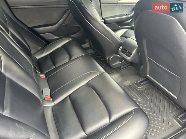 Сірий Тесла Модель 3, об'ємом двигуна 0 л та пробігом 203 тис. км за 17000 $, фото 12 на Automoto.ua