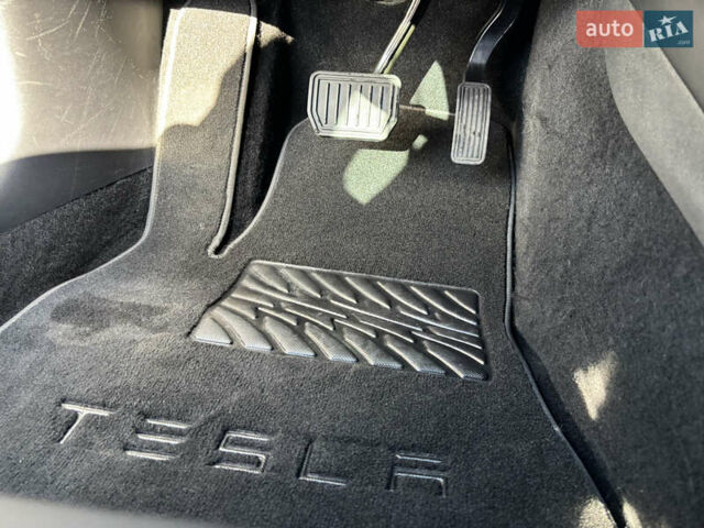 Сірий Тесла Модель 3, об'ємом двигуна 0 л та пробігом 73 тис. км за 34900 $, фото 28 на Automoto.ua