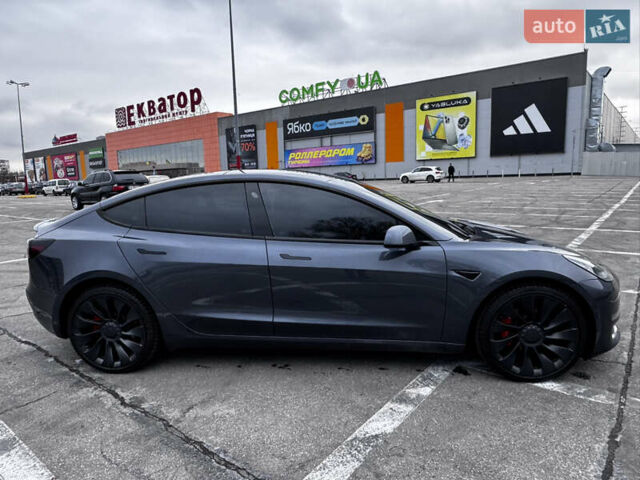 Серый Тесла Модель 3, объемом двигателя 0 л и пробегом 26 тыс. км за 22500 $, фото 3 на Automoto.ua