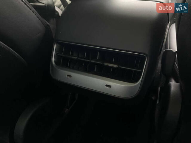 Сірий Тесла Модель 3, об'ємом двигуна 0 л та пробігом 151 тис. км за 14600 $, фото 31 на Automoto.ua