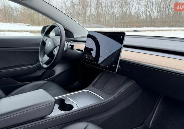 Сірий Тесла Модель 3, об'ємом двигуна 0 л та пробігом 80 тис. км за 17100 $, фото 12 на Automoto.ua