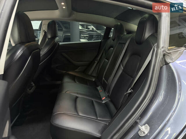 Серый Тесла Модель 3, объемом двигателя 0 л и пробегом 54 тыс. км за 24900 $, фото 21 на Automoto.ua