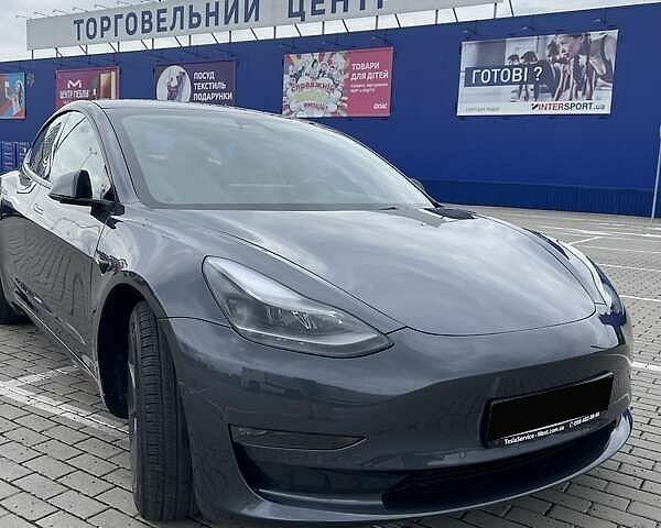 Серый Тесла Модель 3, объемом двигателя 0 л и пробегом 36 тыс. км за 16400 $, фото 2 на Automoto.ua