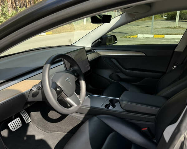 Сірий Тесла Модель 3, об'ємом двигуна 0 л та пробігом 67 тис. км за 25500 $, фото 5 на Automoto.ua
