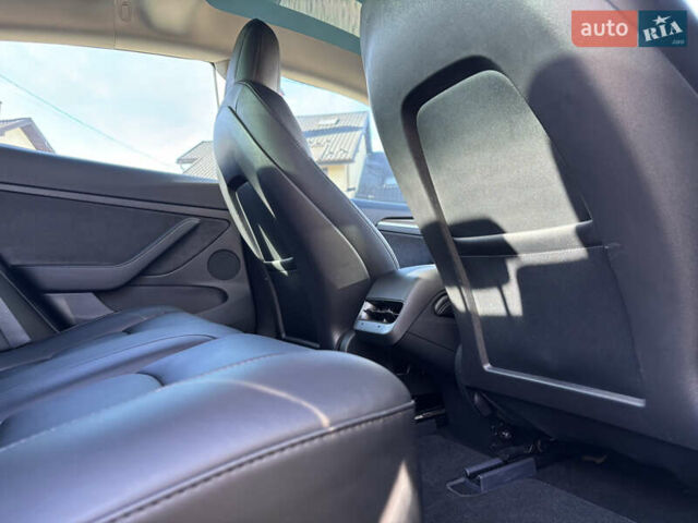 Сірий Тесла Модель 3, об'ємом двигуна 0 л та пробігом 73 тис. км за 34900 $, фото 32 на Automoto.ua