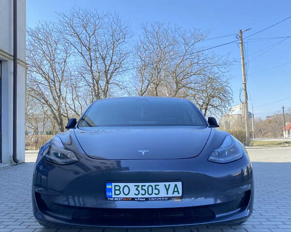 Серый Тесла Модель 3, объемом двигателя 0 л и пробегом 73 тыс. км за 24000 $, фото 1 на Automoto.ua