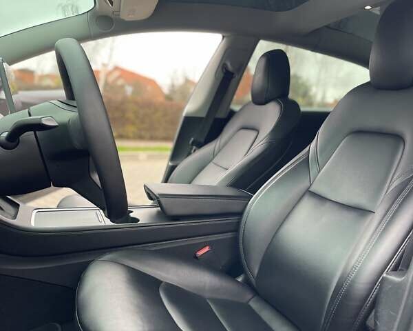 Сірий Тесла Модель 3, об'ємом двигуна 0 л та пробігом 83 тис. км за 19900 $, фото 22 на Automoto.ua