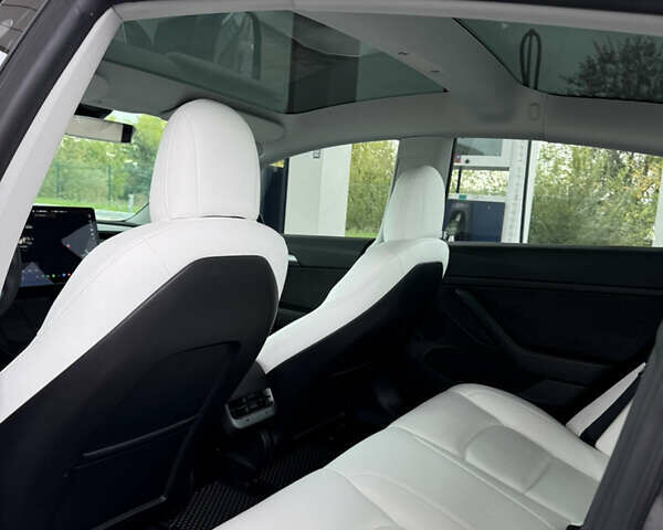 Серый Тесла Модель 3, объемом двигателя 0 л и пробегом 60 тыс. км за 22999 $, фото 18 на Automoto.ua