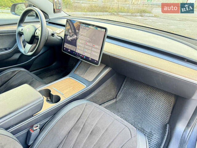 Сірий Тесла Модель 3, об'ємом двигуна 0 л та пробігом 105 тис. км за 20900 $, фото 8 на Automoto.ua
