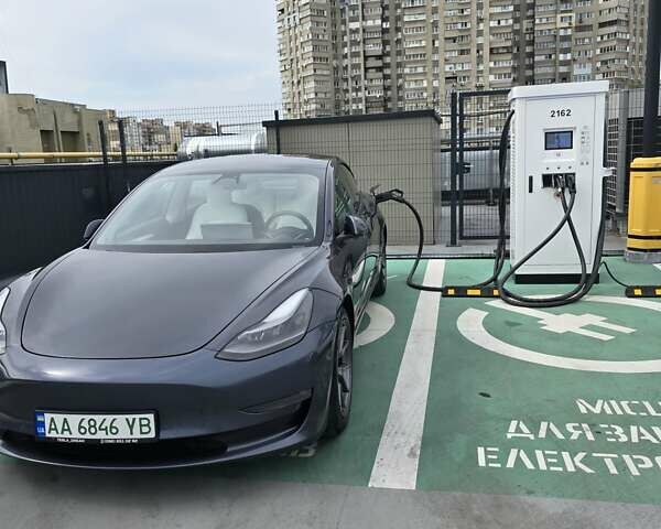 Серый Тесла Модель 3, объемом двигателя 0 л и пробегом 74 тыс. км за 20500 $, фото 13 на Automoto.ua