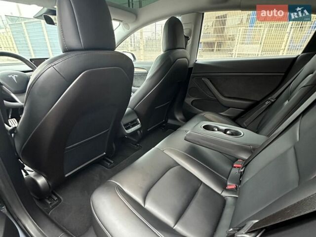 Серый Тесла Модель 3, объемом двигателя 0 л и пробегом 87 тыс. км за 21500 $, фото 11 на Automoto.ua