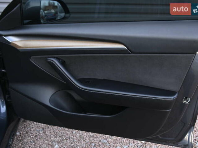 Серый Тесла Модель 3, объемом двигателя 0 л и пробегом 84 тыс. км за 22500 $, фото 33 на Automoto.ua