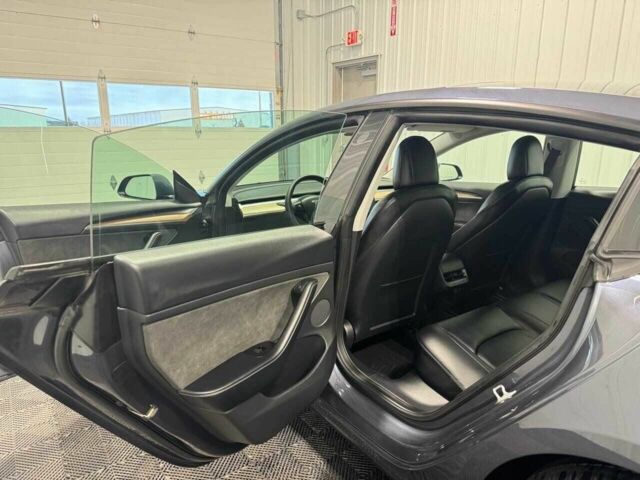 Сірий Тесла Модель 3, об'ємом двигуна 0 л та пробігом 85 тис. км за 20900 $, фото 21 на Automoto.ua