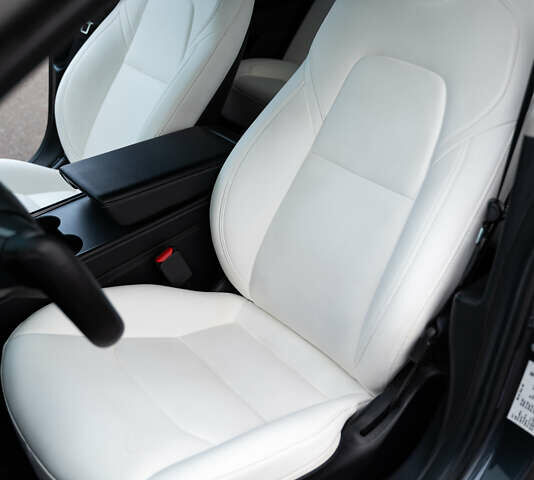 Серый Тесла Модель 3, объемом двигателя 0 л и пробегом 66 тыс. км за 21500 $, фото 18 на Automoto.ua