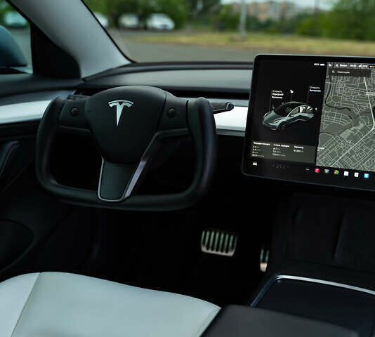 Серый Тесла Модель 3, объемом двигателя 0 л и пробегом 66 тыс. км за 21500 $, фото 17 на Automoto.ua