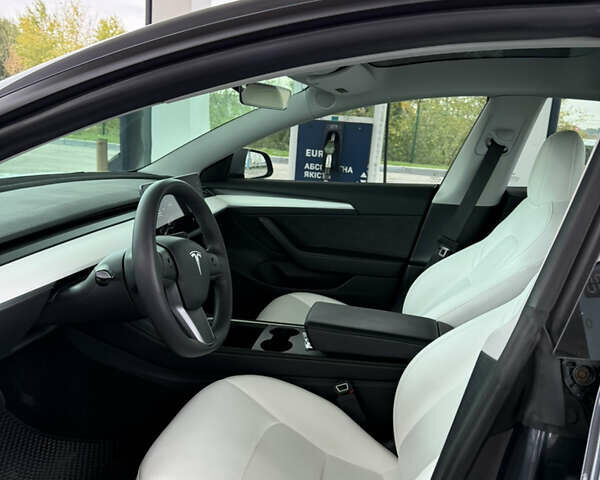 Серый Тесла Модель 3, объемом двигателя 0 л и пробегом 60 тыс. км за 22999 $, фото 17 на Automoto.ua