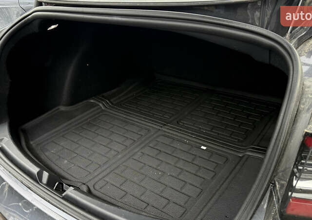 Сірий Тесла Модель 3, об'ємом двигуна 0 л та пробігом 57 тис. км за 13900 $, фото 6 на Automoto.ua