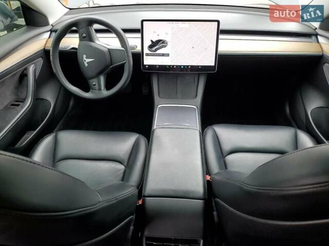 Серый Тесла Модель 3, объемом двигателя 0 л и пробегом 121 тыс. км за 22500 $, фото 2 на Automoto.ua