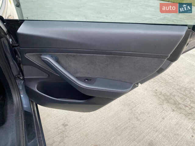 Сірий Тесла Модель 3, об'ємом двигуна 0 л та пробігом 151 тис. км за 14600 $, фото 30 на Automoto.ua