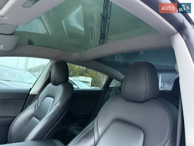 Серый Тесла Модель 3, объемом двигателя 0 л и пробегом 75 тыс. км за 20700 $, фото 18 на Automoto.ua