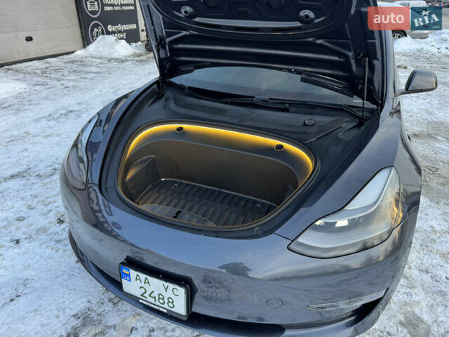Серый Тесла Модель 3, объемом двигателя 0 л и пробегом 59 тыс. км за 23500 $, фото 10 на Automoto.ua