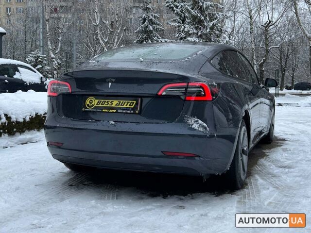 Серый Тесла Модель 3, объемом двигателя 60 л и пробегом 14 тыс. км за 20800 $, фото 6 на Automoto.ua