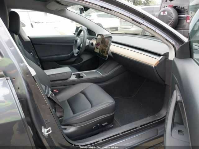 Сірий Тесла Модель 3, об'ємом двигуна 0 л та пробігом 67 тис. км за 8000 $, фото 4 на Automoto.ua