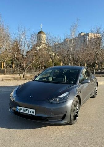 Серый Тесла Модель 3, объемом двигателя 0 л и пробегом 57 тыс. км за 20000 $, фото 3 на Automoto.ua
