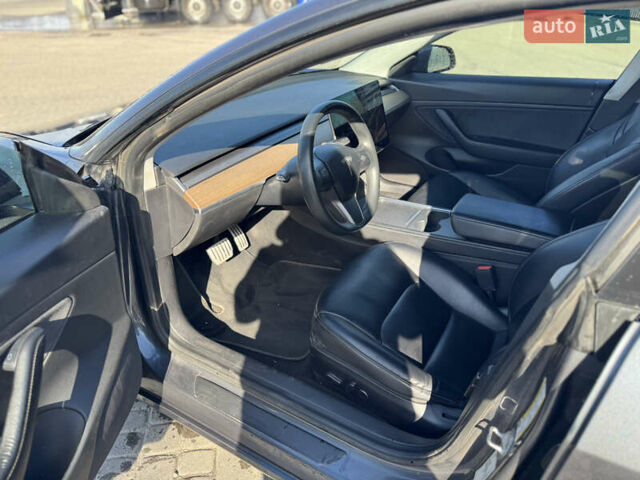 Серый Тесла Модель 3, объемом двигателя 0 л и пробегом 190 тыс. км за 20900 $, фото 11 на Automoto.ua