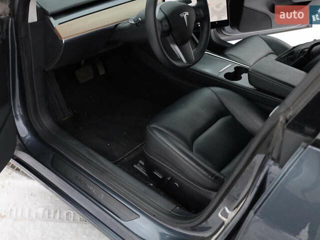 Сірий Тесла Модель 3, об'ємом двигуна 0 л та пробігом 98 тис. км за 23500 $, фото 75 на Automoto.ua