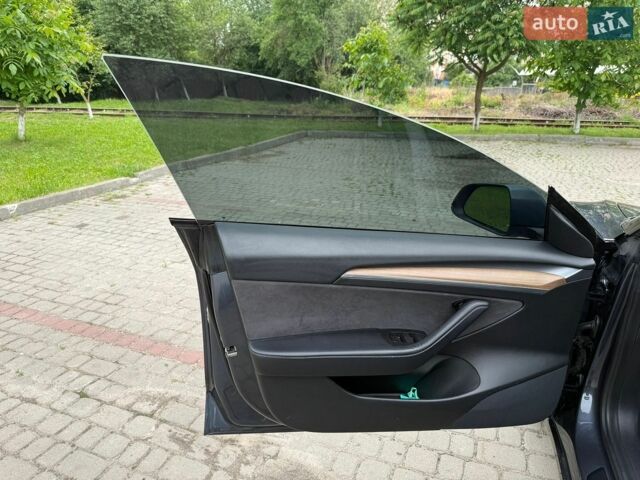Серый Тесла Модель 3, объемом двигателя 0 л и пробегом 132 тыс. км за 15100 $, фото 13 на Automoto.ua