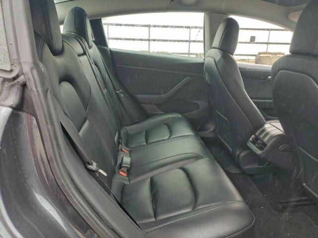 Сірий Тесла Модель 3, об'ємом двигуна 0 л та пробігом 113 тис. км за 4600 $, фото 9 на Automoto.ua