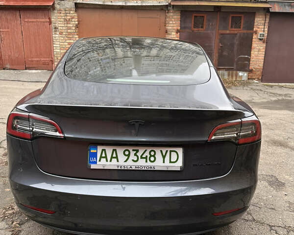 Серый Тесла Модель 3, объемом двигателя 0 л и пробегом 36 тыс. км за 25400 $, фото 2 на Automoto.ua