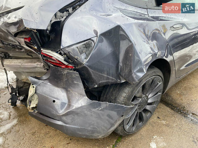 Серый Тесла Модель 3, объемом двигателя 0 л и пробегом 52 тыс. км за 10500 $, фото 3 на Automoto.ua