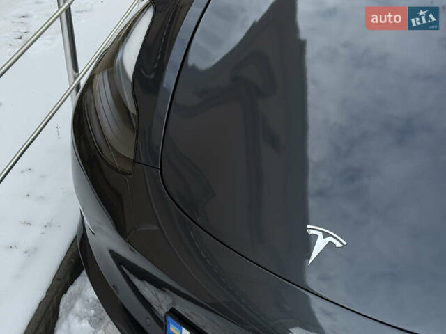 Сірий Тесла Модель 3, об'ємом двигуна 0 л та пробігом 80 тис. км за 18600 $, фото 4 на Automoto.ua
