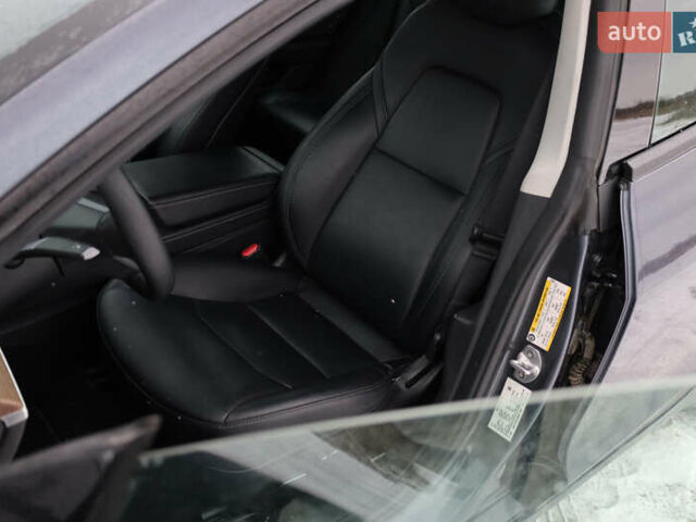 Сірий Тесла Модель 3, об'ємом двигуна 0 л та пробігом 98 тис. км за 23500 $, фото 77 на Automoto.ua