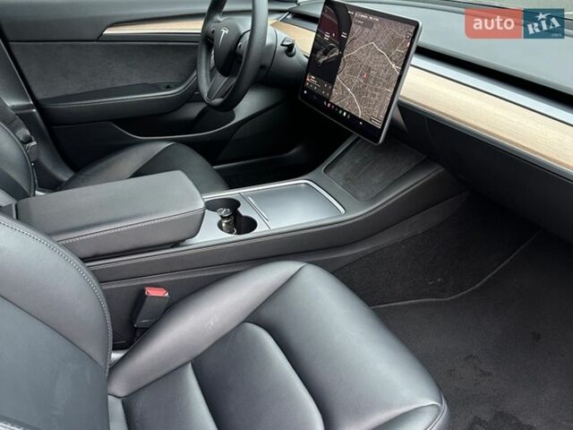 Серый Тесла Модель 3, объемом двигателя 0 л и пробегом 87 тыс. км за 21500 $, фото 10 на Automoto.ua