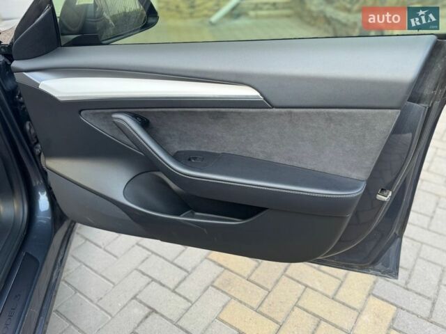 Серый Тесла Модель 3, объемом двигателя 0 л и пробегом 59 тыс. км за 19800 $, фото 13 на Automoto.ua