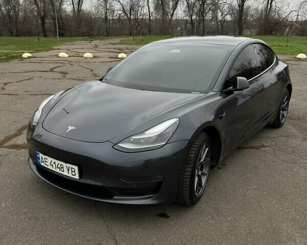 Серый Тесла Модель 3, объемом двигателя 0 л и пробегом 90 тыс. км за 20500 $, фото 2 на Automoto.ua