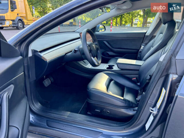 Серый Тесла Модель 3, объемом двигателя 0 л и пробегом 51 тыс. км за 20800 $, фото 22 на Automoto.ua