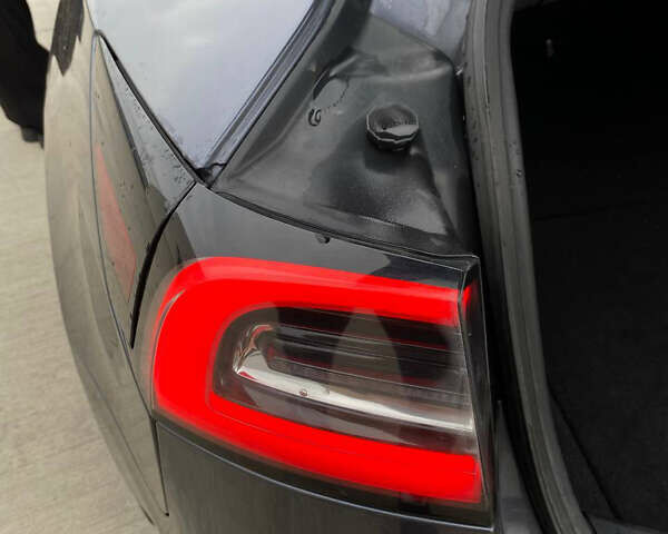 Сірий Тесла Модель 3, об'ємом двигуна 0 л та пробігом 151 тис. км за 14600 $, фото 12 на Automoto.ua