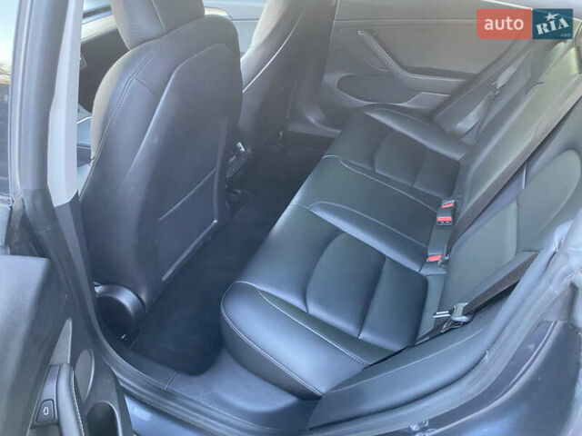 Серый Тесла Модель 3, объемом двигателя 0 л и пробегом 50 тыс. км за 26000 $, фото 5 на Automoto.ua