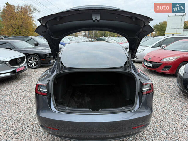 Серый Тесла Модель 3, объемом двигателя 0 л и пробегом 75 тыс. км за 20700 $, фото 33 на Automoto.ua