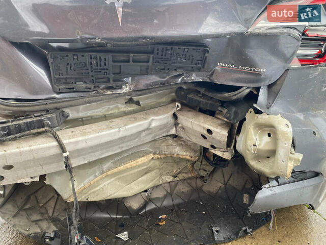 Серый Тесла Модель 3, объемом двигателя 0 л и пробегом 52 тыс. км за 10500 $, фото 8 на Automoto.ua