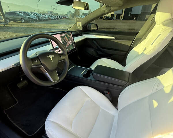 Серый Тесла Модель 3, объемом двигателя 0 л и пробегом 50 тыс. км за 24500 $, фото 13 на Automoto.ua