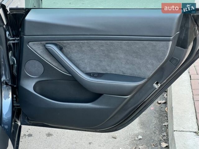 Серый Тесла Модель 3, объемом двигателя 0 л и пробегом 51 тыс. км за 23600 $, фото 43 на Automoto.ua