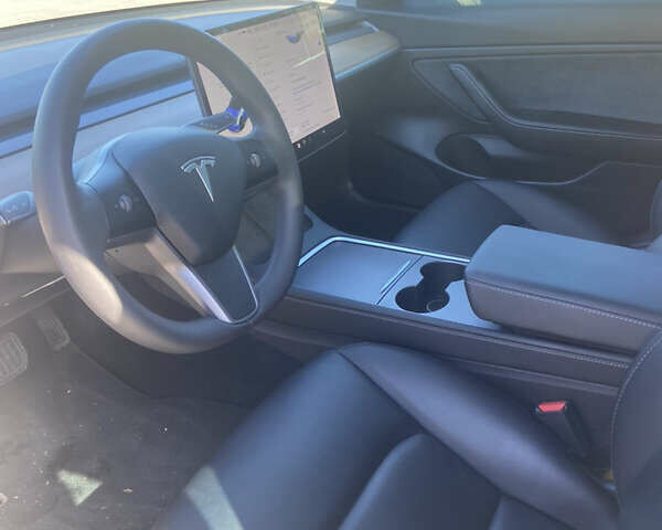 Серый Тесла Модель 3, объемом двигателя 0 л и пробегом 73 тыс. км за 26000 $, фото 9 на Automoto.ua
