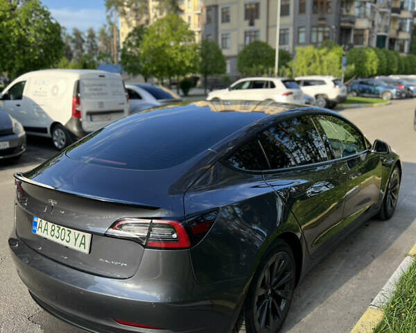 Серый Тесла Модель 3, объемом двигателя 0 л и пробегом 64 тыс. км за 23000 $, фото 36 на Automoto.ua